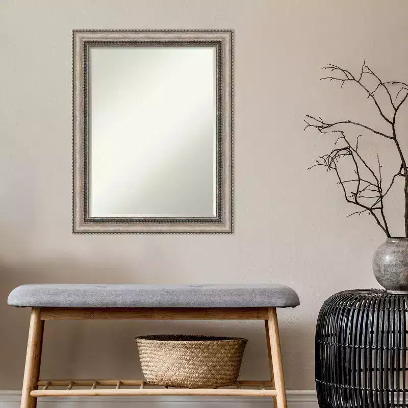 Miroir Mural de Salle de Bain Biseauté Argent Orné Petite Taille 28.25x22.25"
