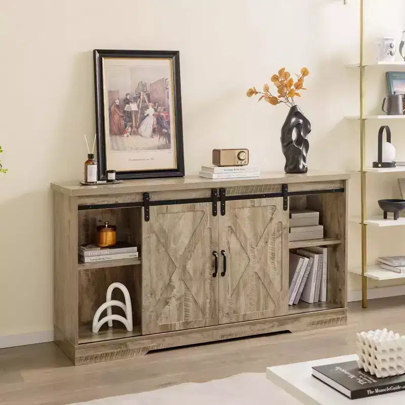 Meuble TV de style rustique avec portes coulissantes façon porte de grange et étagères réglables pour téléviseurs jusqu'à 65 pouces
