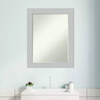 Petit miroir mural de salle de bain biseauté, encadrement en bois shiplap bleu marine