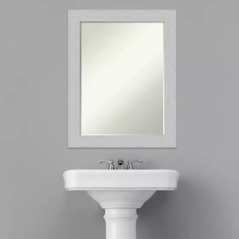 Petit miroir mural de salle de bain biseauté, encadrement en bois shiplap bleu marine