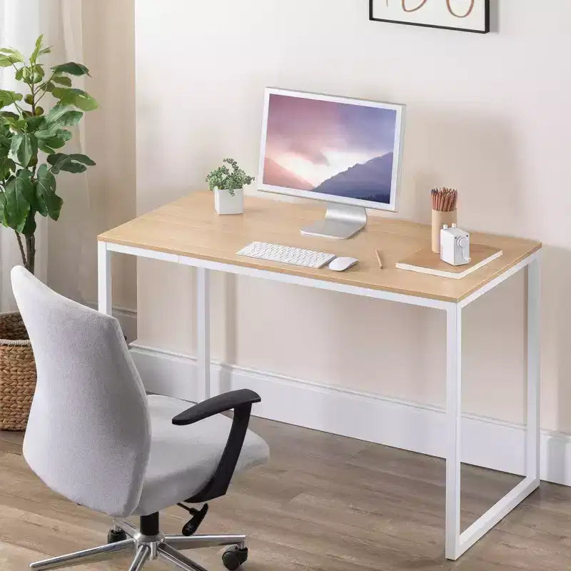Bureau de 47" avec structure en métal et surface en MDF
