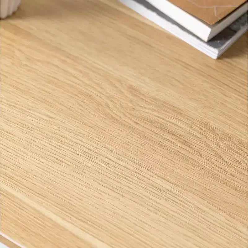 Bureau de 47" avec structure en métal et surface en MDF