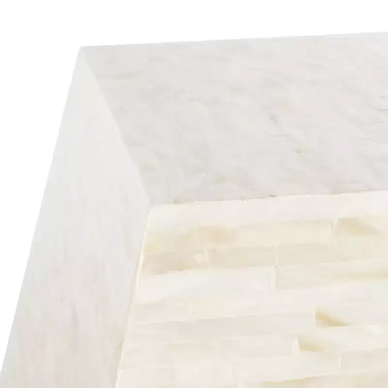 Table d'appoint géométrique Mosaic, laquée beige clair